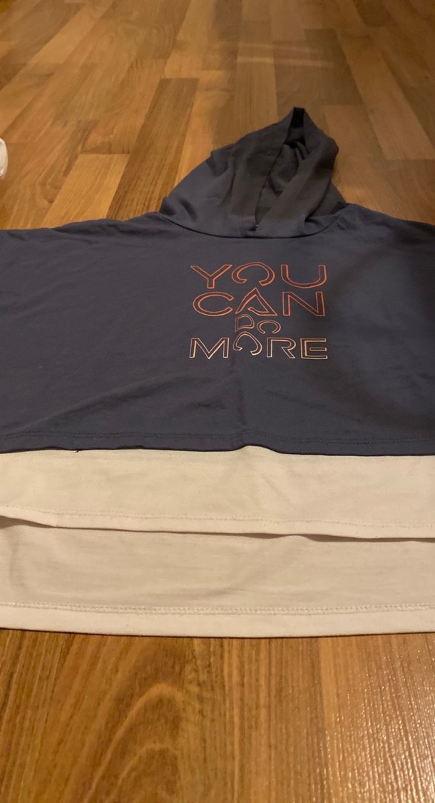 Kızlar için Gri Kapüşonlu Tişört ve Eşofman Altı Takımı - Görsel 4