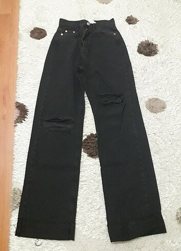 Pull bear yırtık detaylı straight jeans