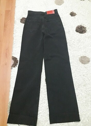34 Beden siyah Renk Pull bear yırtık detaylı straight jeans