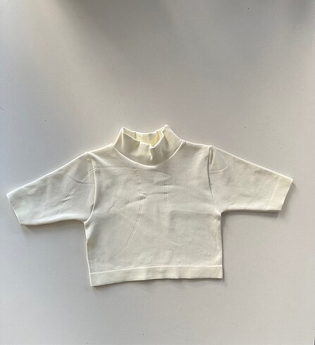 Şık fitilli boğazlı kısa kollu crop