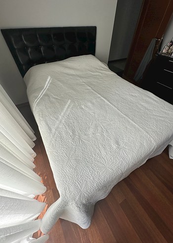 Beyaz Düz Yatak Örtüsü - Görsel 3