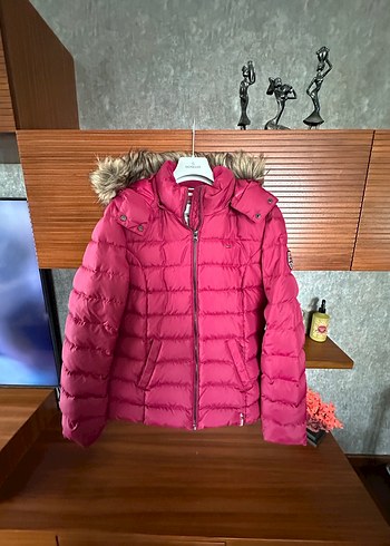 Diğer Tommy HilFiger XL beden ölçüler görselde mevcut kaz tuyu