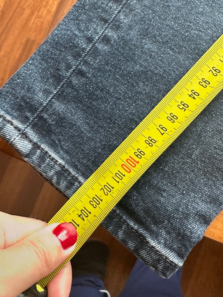 Mavi marka, koyu renk pantolon. Günlük kombinler için ideal. 31 - Görsel 5