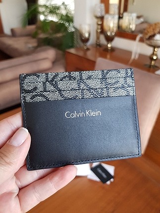 ????Calvin Klein kartlık.???? siyah. calvin klein mağazasından A