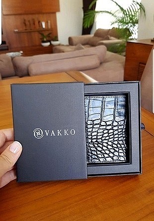 vakko kartlık. unisex. siyah renk. vakko poşedi, vakko kutusu, k