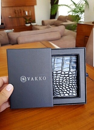 vakko kartlık. unisex. siyah renk. vakko poşedi, vakko kutusu, k