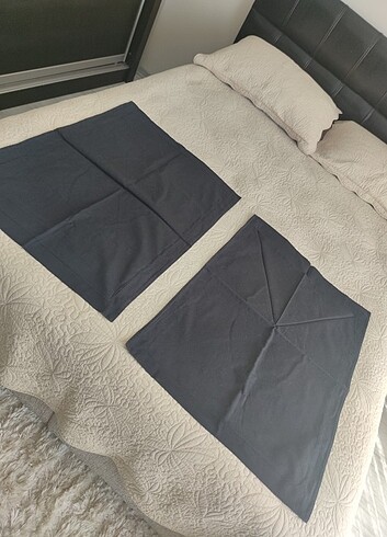 2 adet yastık kılıfı ölçüler görselde mevcut siyah renk
