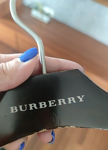 burberry tahta askı.