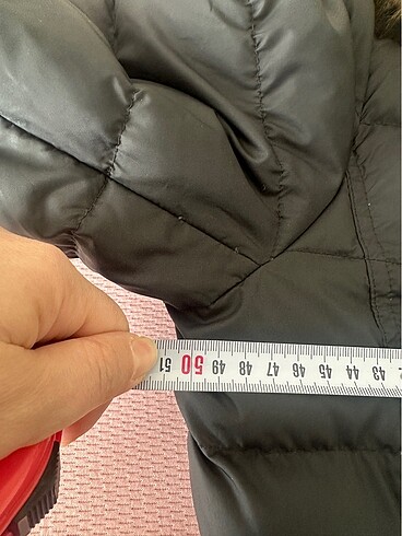 xl Beden siyah Renk Tommy mont. Xl beden ölçüler görselde mevcut çıkarılabilir kapşo