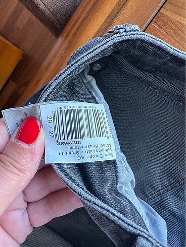 29 Beden gri Renk Mavi jean ada model 29/27 ölçüler görselde likralı
