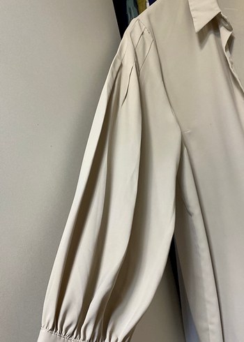 Bej Düğmeli Kadın Uzun Kollu Gömlek - Görsel 3