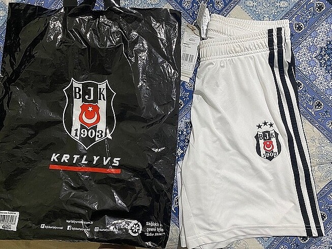 m Beden beyaz Renk Beşiktaş şort