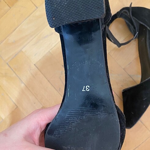 37 Beden Günlük sivri burun topuklu