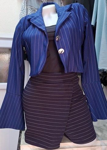 Çizgili Kısa Lacivert Blazer Ceket.İsterseniz ayrı ayrı satılır.
