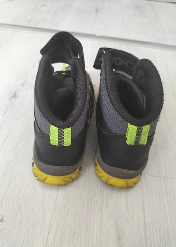 32 Beden Erkek Çocuk Spor Botu