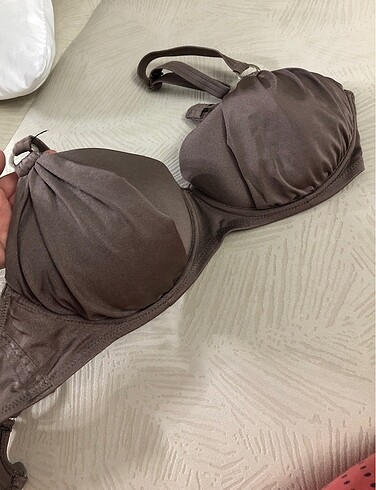 Penti bikini üstü