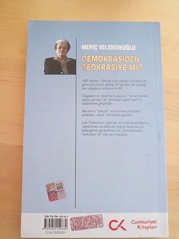 Demokrasiden Teokrasiye Mi? Meriç Velidedeoğlu
