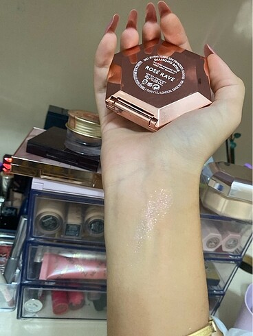 Beden Renk Fenty beauty aydınlatıcı