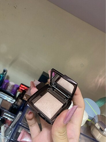 Beden Hourglass pudra