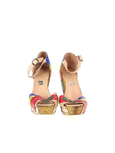 38 Beden PreLoved Dolgu Topuk %70 İndirimli.