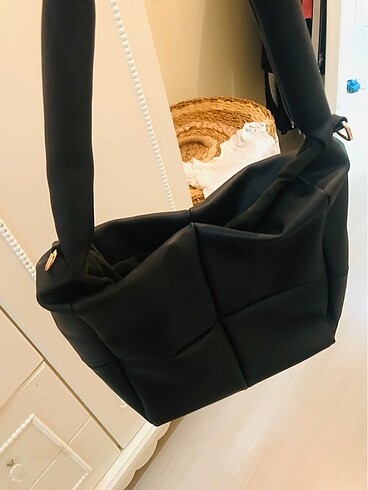 Siyah çanta - Görsel 2