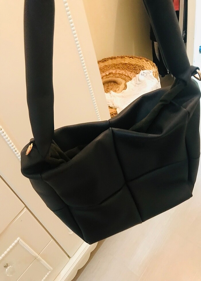 Siyah çanta - Görsel 2