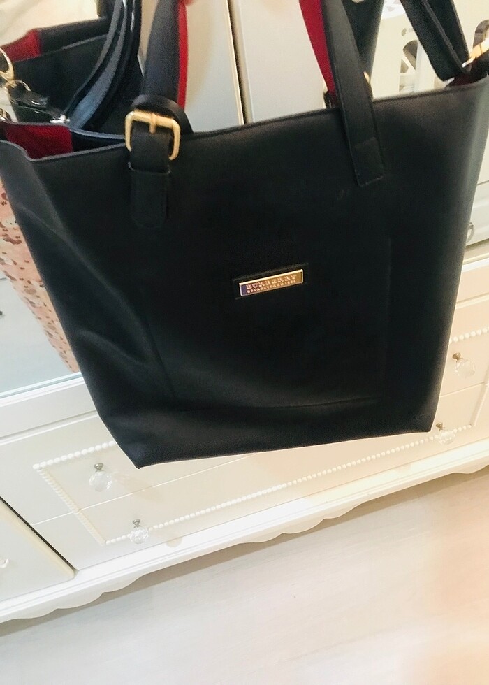 Siyah çanta - Görsel 2