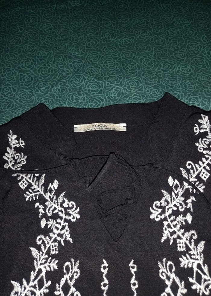 Kadın nakışlı bluz - Görsel 2