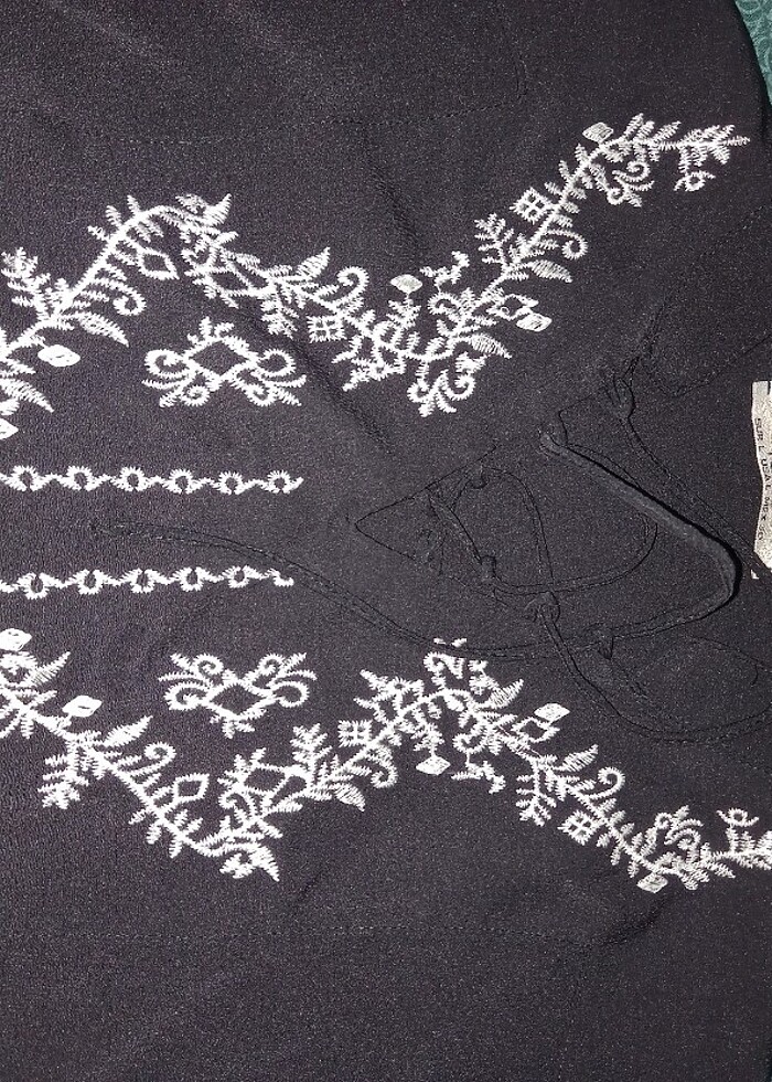 Kadın nakışlı bluz - Görsel 4