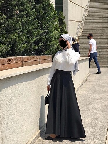 Kuyruklu Tafta Etek