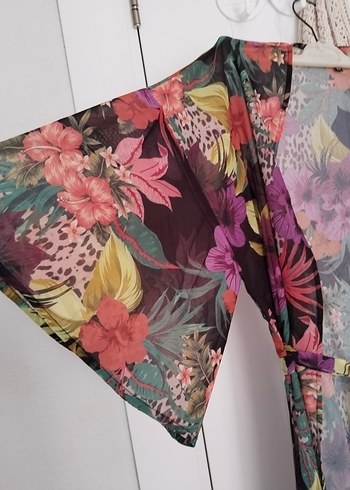 Çiçek Desenli sahil giysisi - Görsel 3