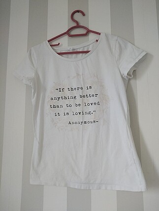 Beyaz önü baskılı t-shirt
