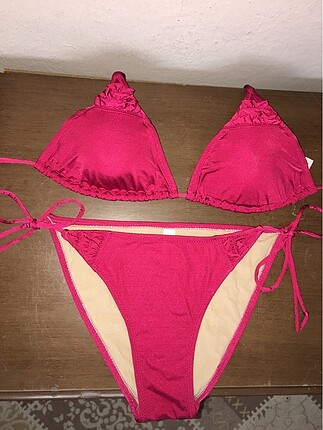 Kırmızı bikini