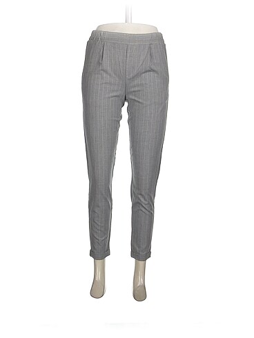 Bershka Kumaş Pantolon %70 İndirimli.