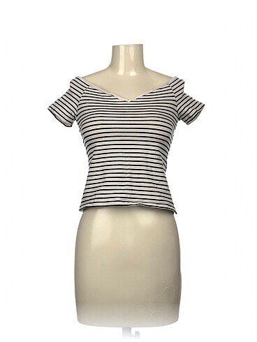 PreLoved T-shirt %70 İndirimli.