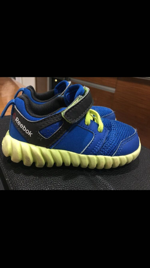 Rebook spor