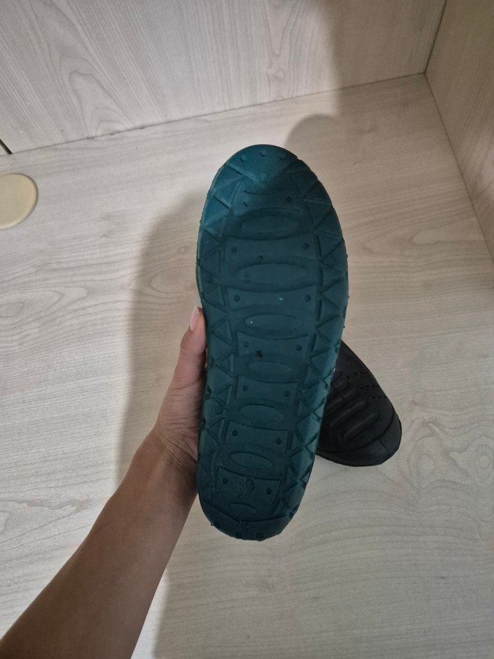 Unisex Siyah Minimalist Pliseli Su Ayakkabısı - Görsel 4