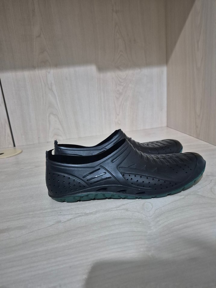 Unisex Siyah Minimalist Pliseli Su Ayakkabısı - Görsel 2