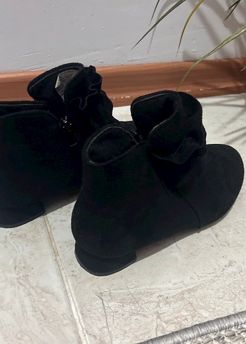 Süet Siyah Fırfırlı Kadın Dolgu Topuk Bot - Görsel 5