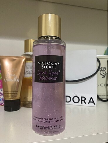 VICTORIA'S SECRET BEAUTY Orijinal Love Spell Işıltılı Vücut Spre