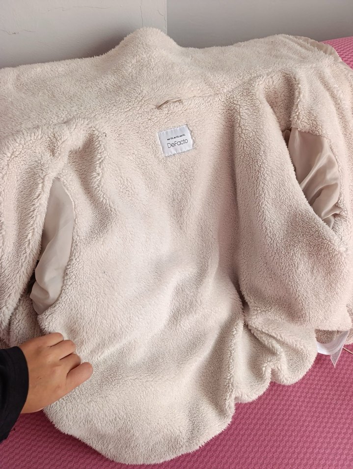 Beyaz Yüksek Yakalı Midi Kadın Kışlık Mont - Görsel 3