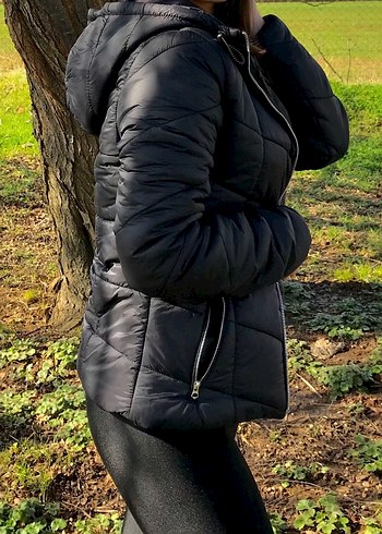 Bershka siyah şişme mont - Görsel 2