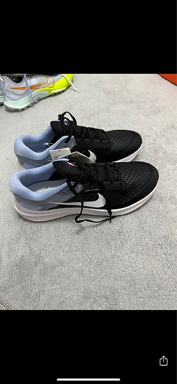 44 Beden siyah Renk Nike air zoom structure 24