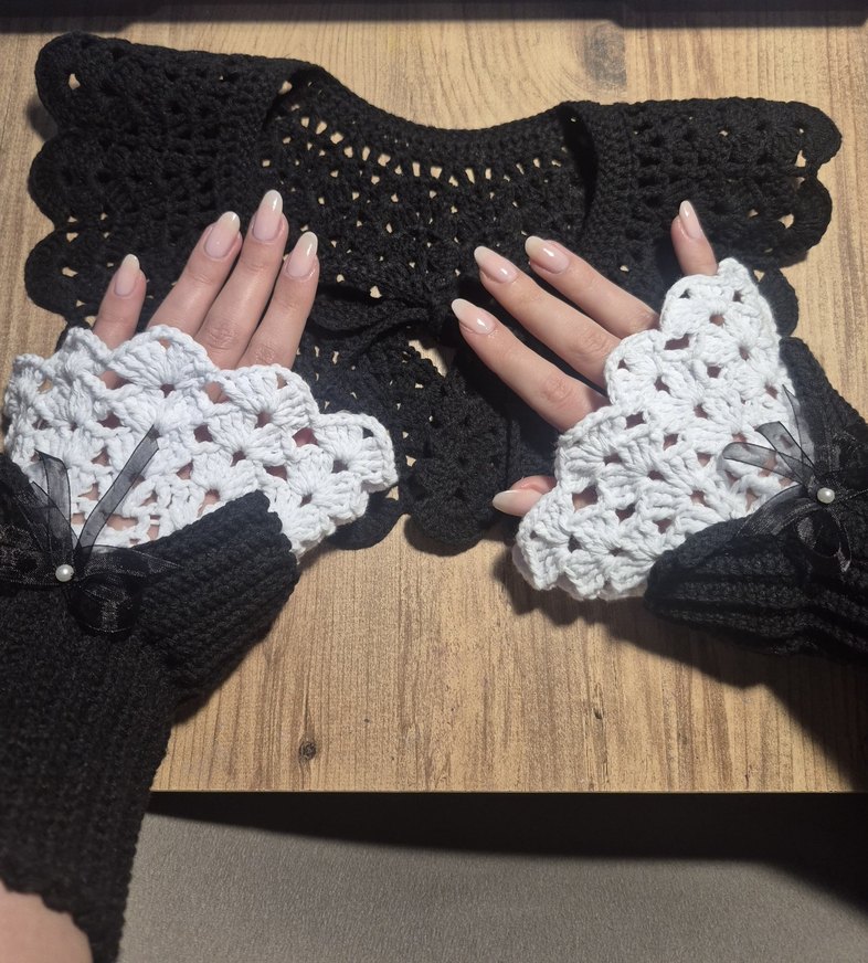 Bej Dantel Detaylı Kadın Örgü Eldiven - Görsel 3