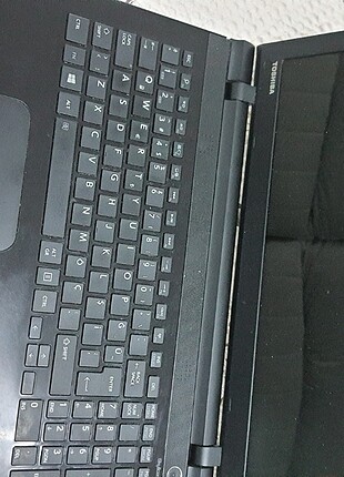 Toshiba siyah laptop