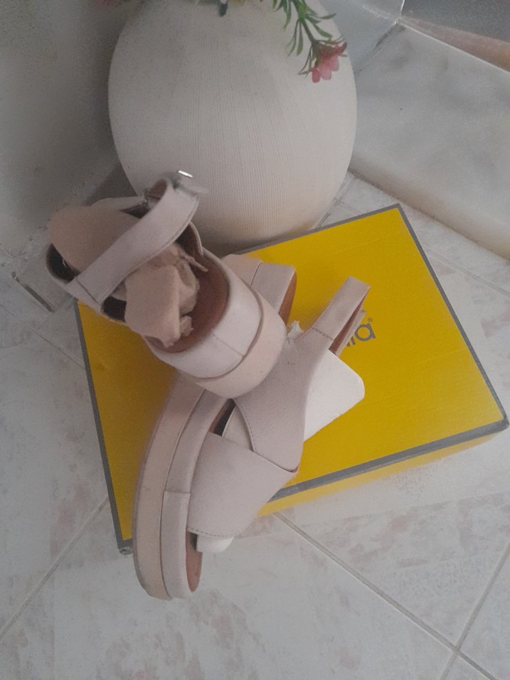 Bej Kadın Dolgu Topuklu Sandalet - Görsel 3