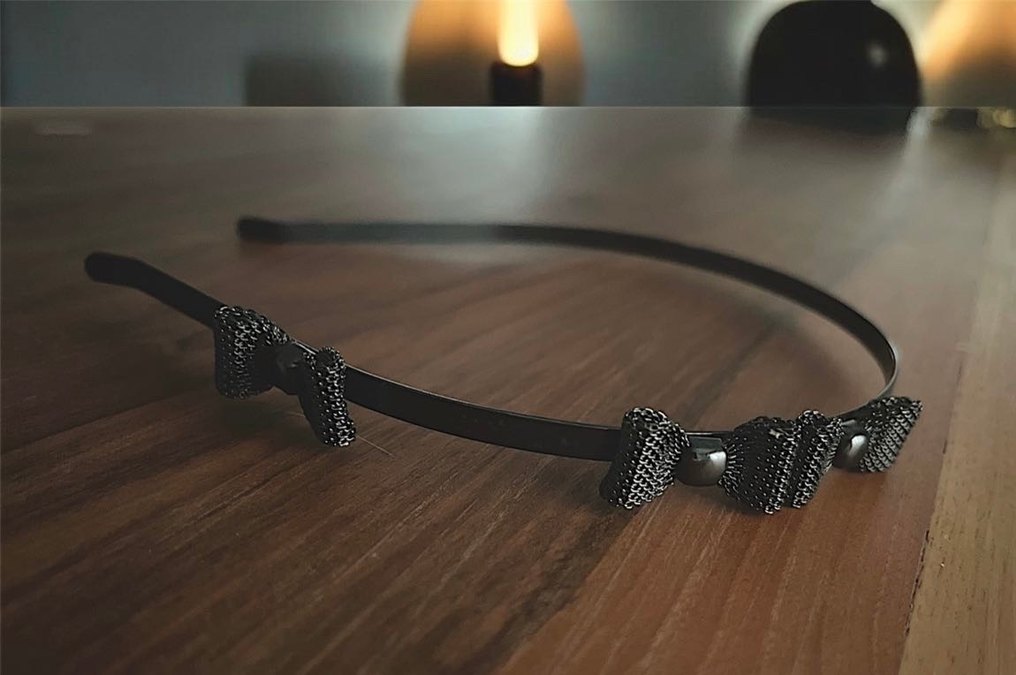 Orjinal Agatha Metal Fiyonklu Taç - Görsel 5