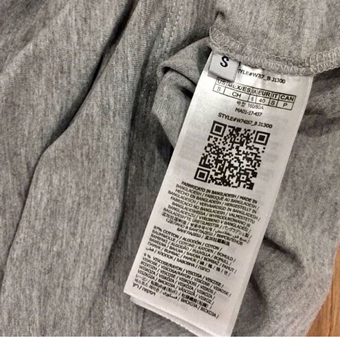 Guess Guess Tshirt