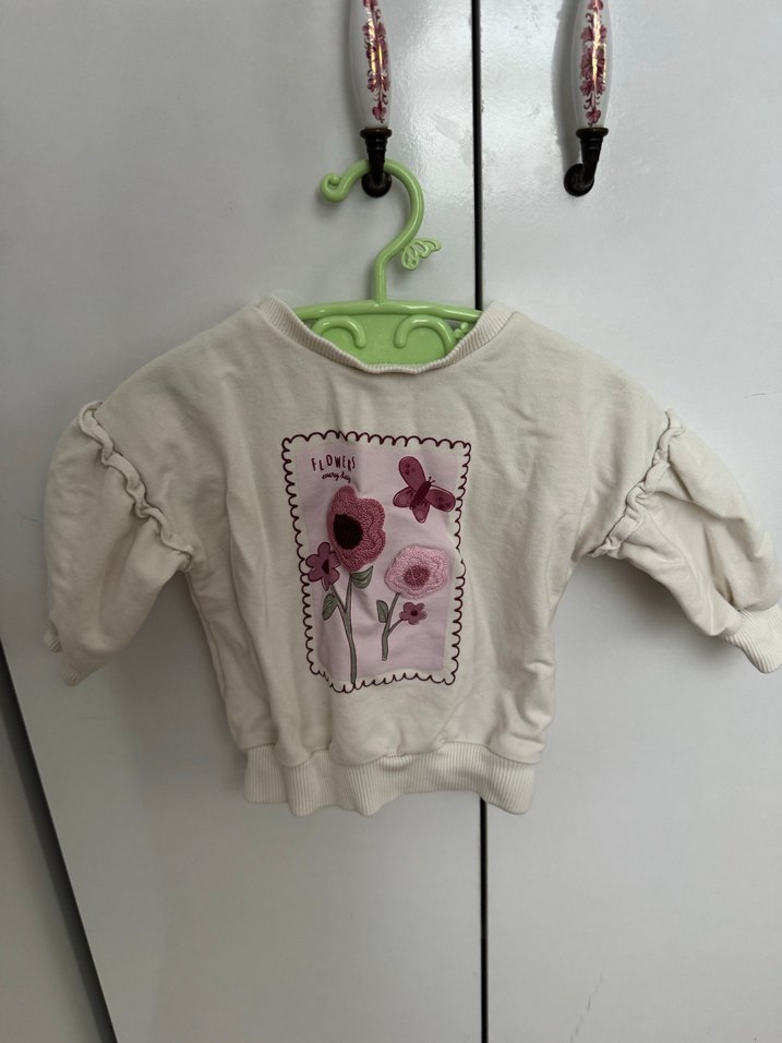 Kız Çocuk Beyaz Çiçekli Sweatshirt - Görsel 2