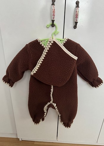 Kahverengi İşlemeli Kürklü Bebek Tulumu - Görsel 3